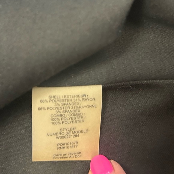Alice + Olivia M EUC black blazer with tuxedo effect- back is longer & buttoned - Picture 14 of 16